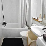 Blanco&azul - Ocean View Balcony, Pool And Perfect Location Apartment