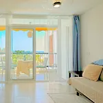 Apartment Blanco&azul - Ocean View Balcony, Pool And Perfect Location Playa de las Americas (Tenerife)